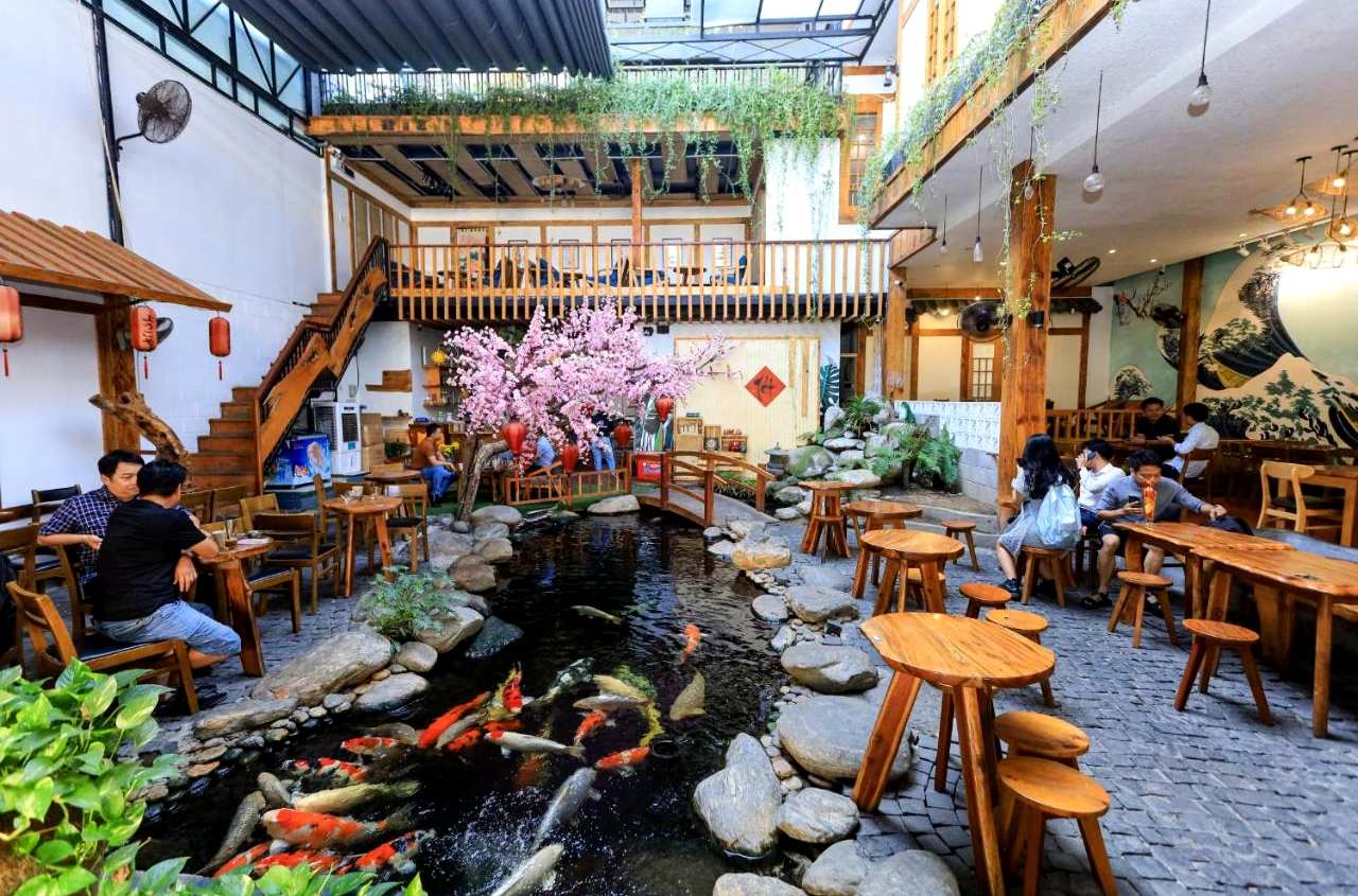 Không gian cafe tại KoiKing Homestay Phú Yên